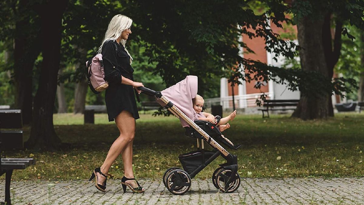 Devant -La Poussette 2F2JGGC3ZMNA4YLC4DBVANX46Q