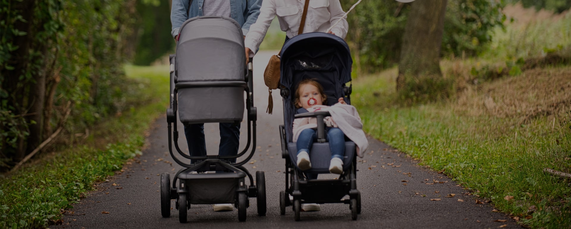 Devant -La Poussette banner1 min